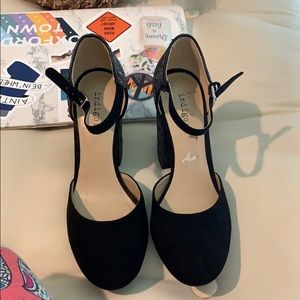 Black heels with sparkly side